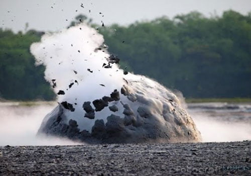 Fenomena Bledug Kuwu, Semburan Lumpur dengan Legenda Unik