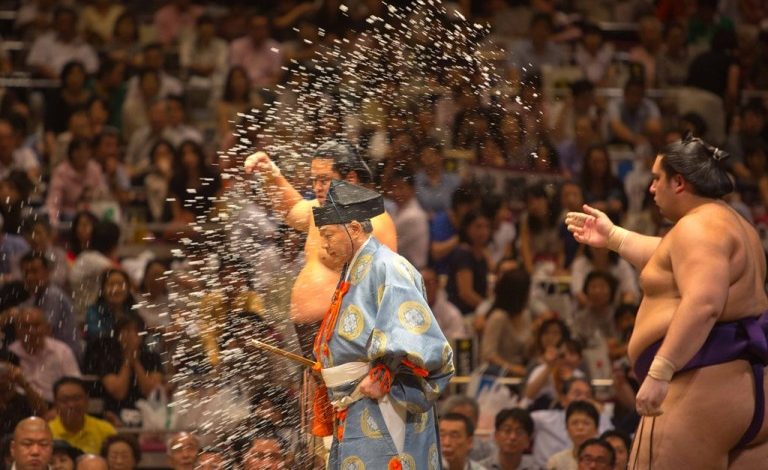 Sumo: Sejarah, Teknik Dasar, Aturan Pertandingan, dan Istilah Penting